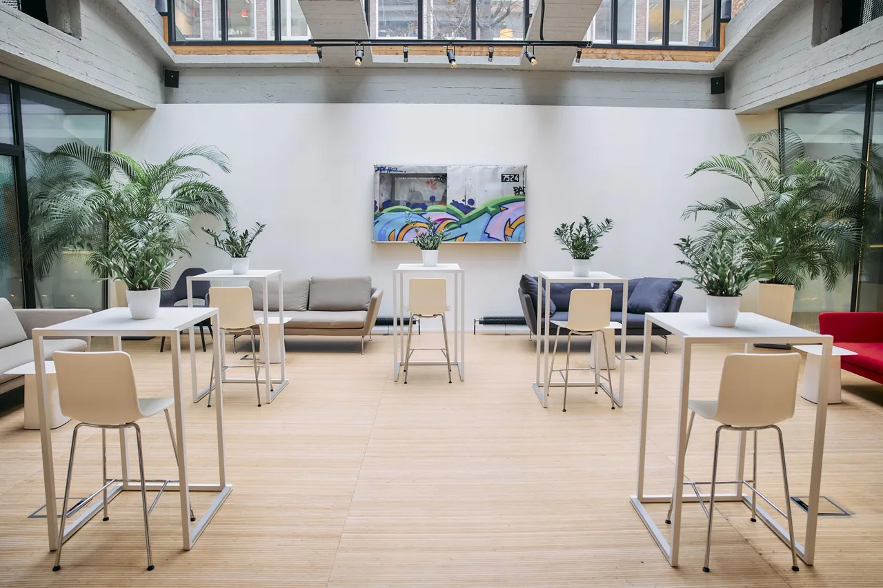 The meetup room during a panel at the Zerion legal meetup